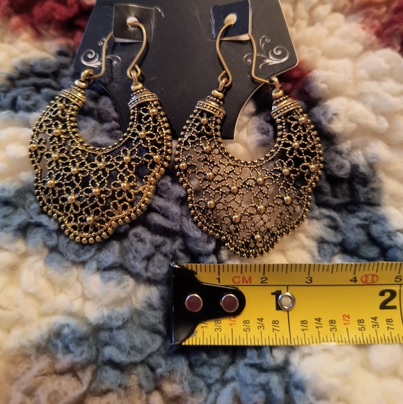 Earrings - Picture 3 of 3